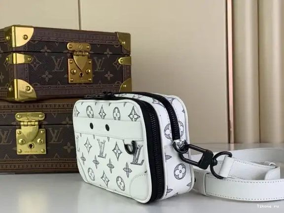 Affordable LOUIS Alpha-11.0*18.5*6.5CM Nano VUITTON 0529